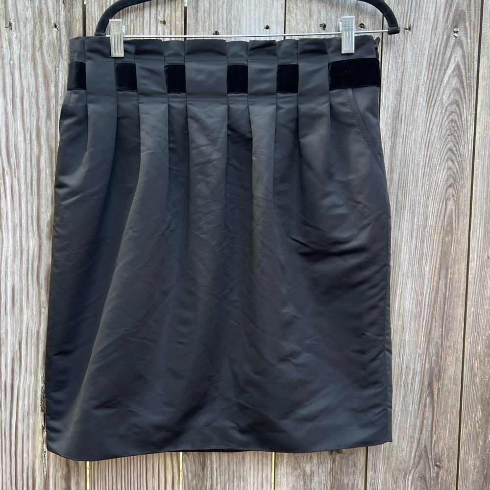 ST. JOHN SoCa Paper Bag Black Tulip Skirt Velvet Trim Pockets Women’s 10